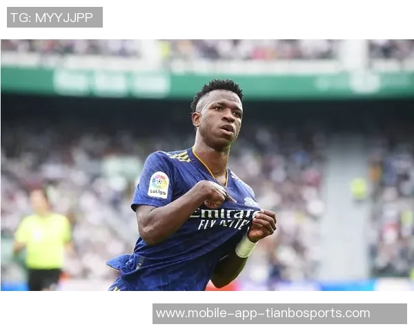 姆巴佩与维尼修斯温馨合影传递友谊力量永远支持彼此的信念 姆巴佩与维尼修斯温馨合影传递友谊力量永远支持彼此的信念